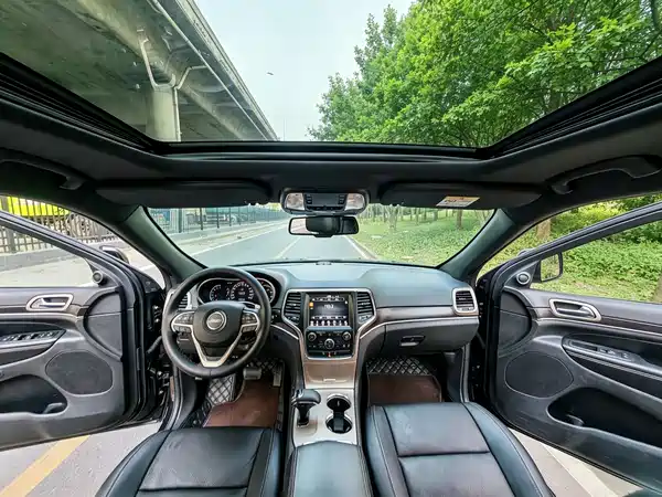 Jeep Grand Cherokee 2014