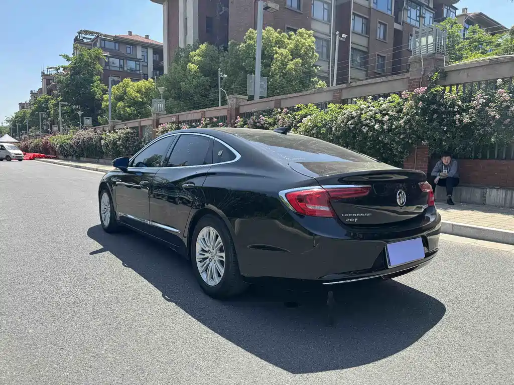 Buick LaCrosse 2017 — фото 11
