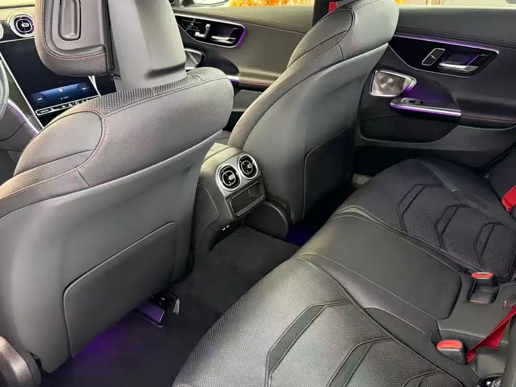 Mercedes-Benz C-Class AMG 2025 — фото 3