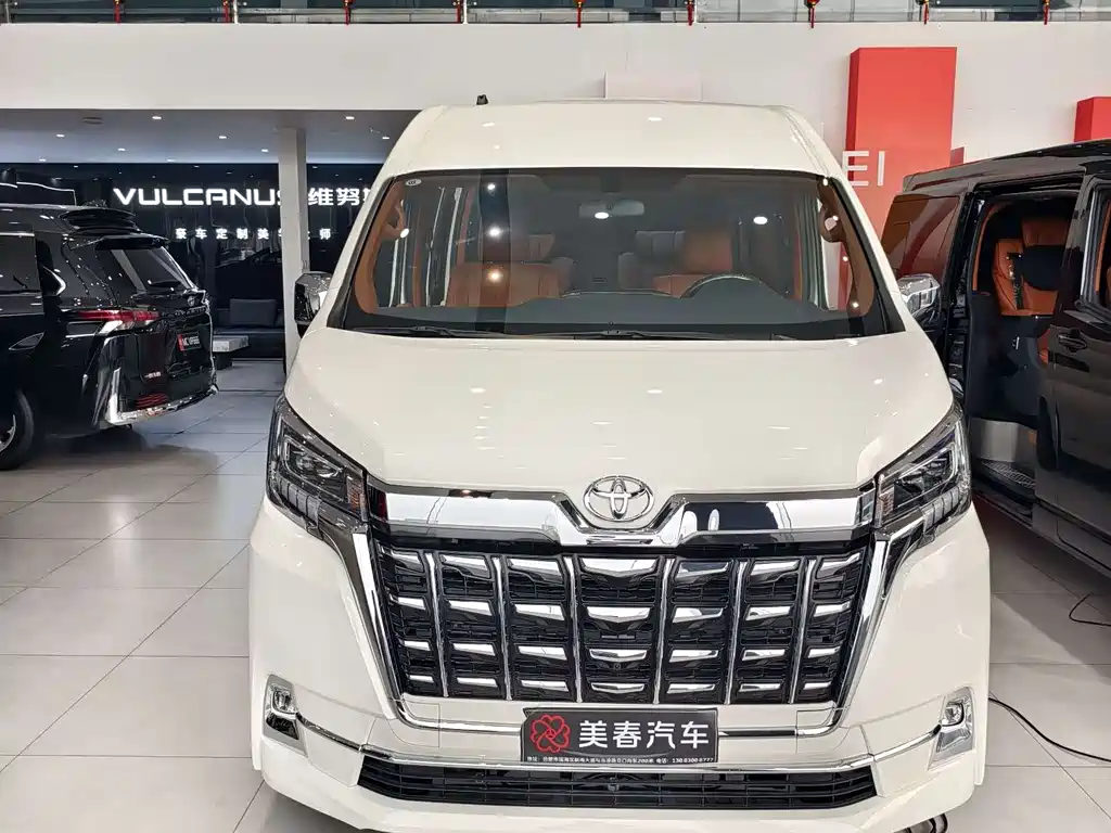 Toyota Hiace 2025 — фото 2