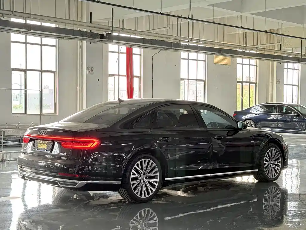 Audi A8 2020 — фото 9
