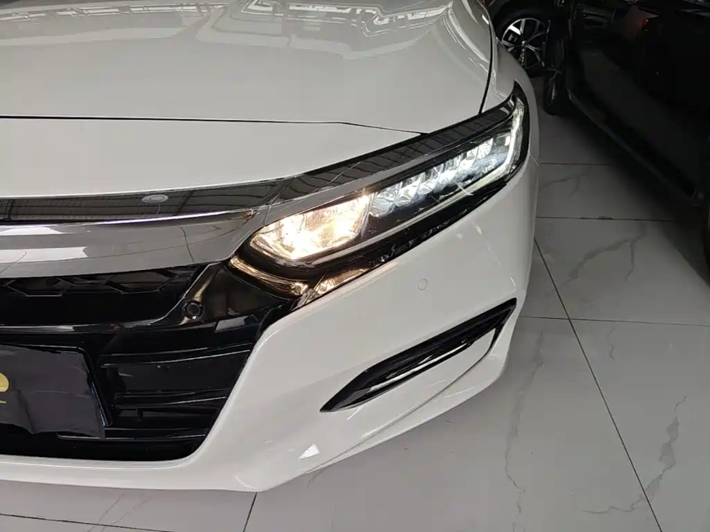 Honda Accord 2019 — фото 24