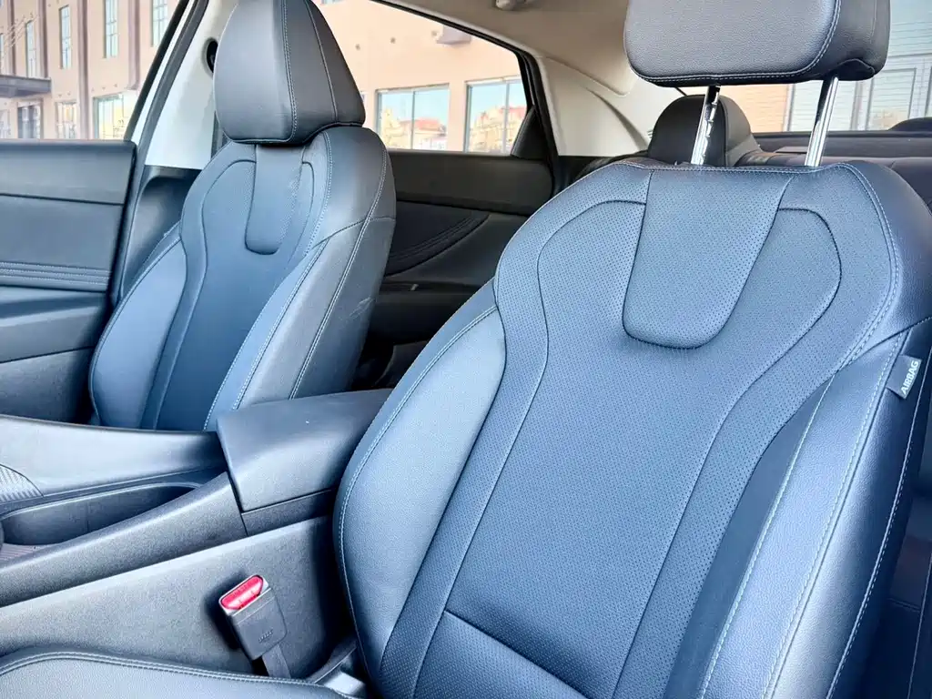Hyundai Elantra 2023 — фото 14