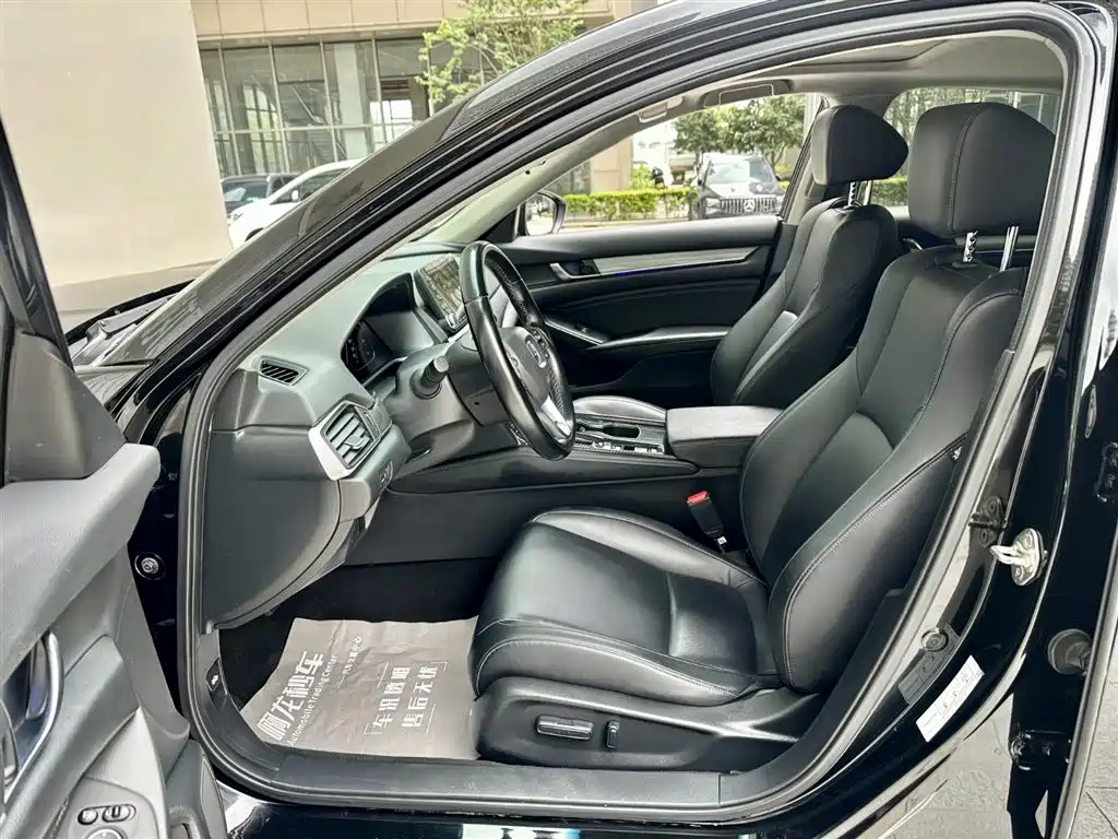 Honda Accord 2020 — фото 11
