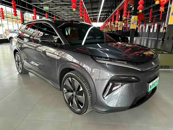 BYD Tang L 2025