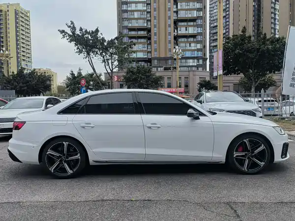 Audi A4L 2022