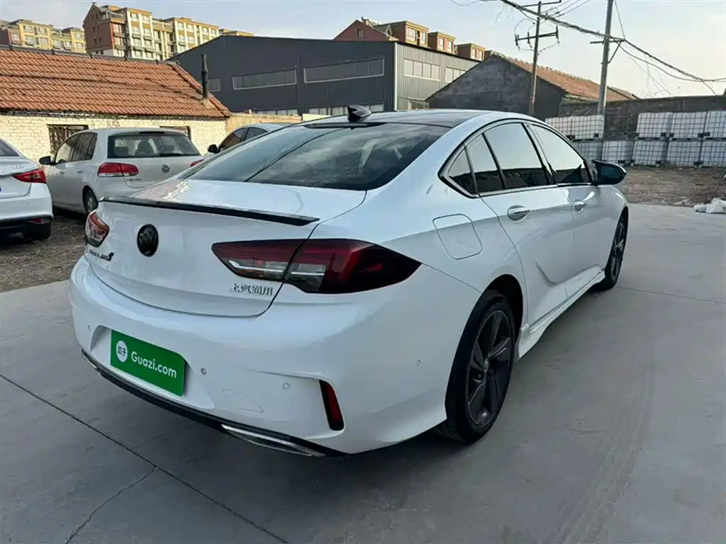 Buick Regal 2018 — фото 15