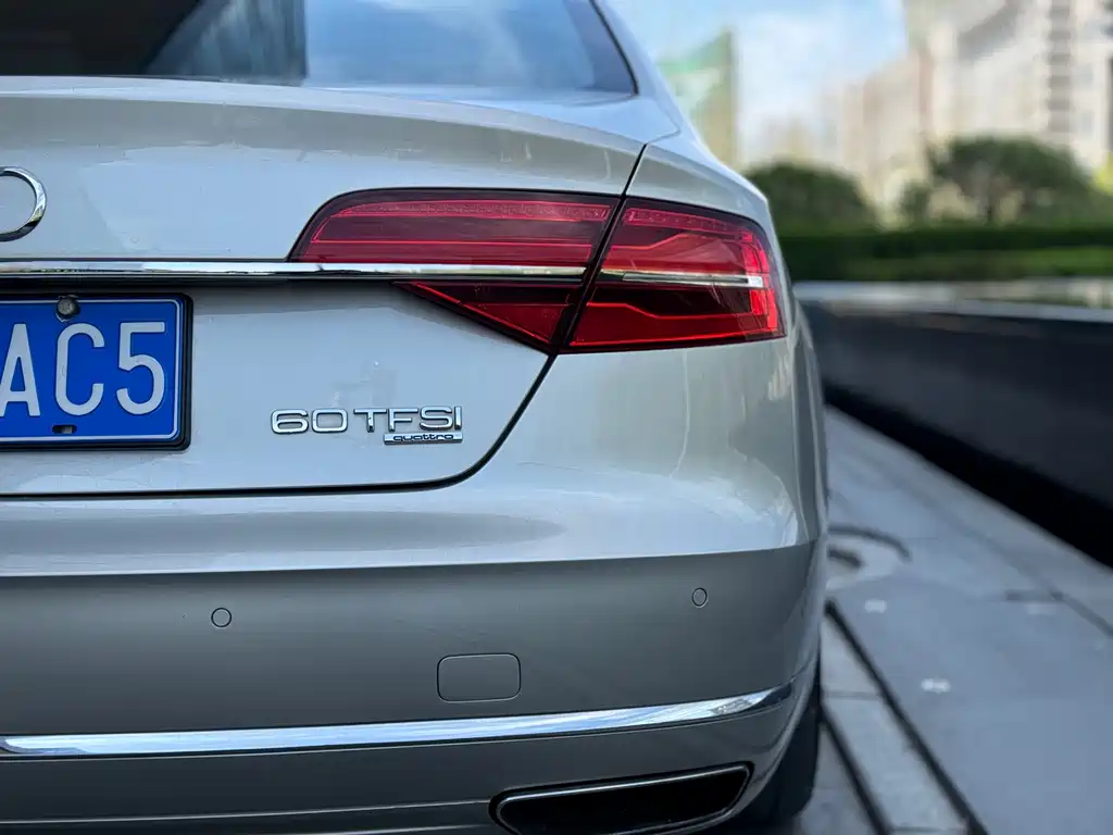 Audi A8 2014 — фото 24