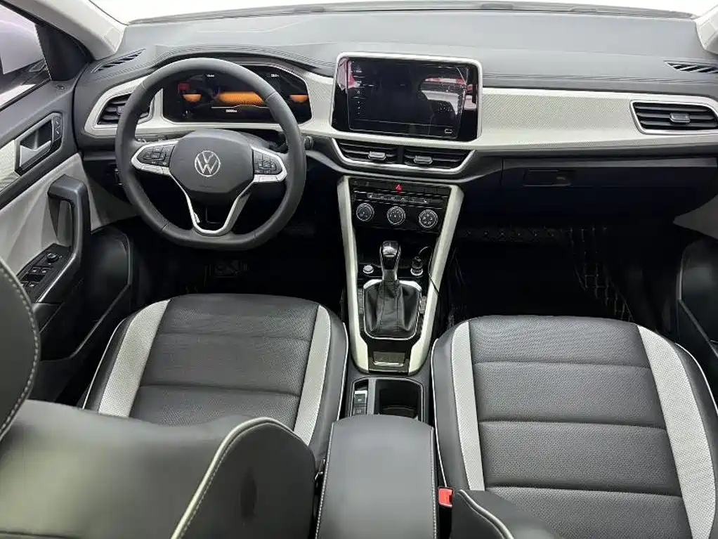 Volkswagen T-Roc 2023 — фото 18