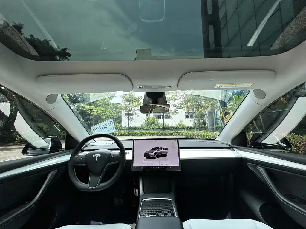 Tesla Model Y 2022 — фото 18