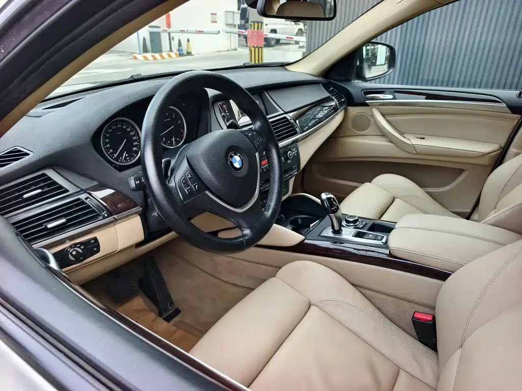 BMW X6 2011 — фото 10