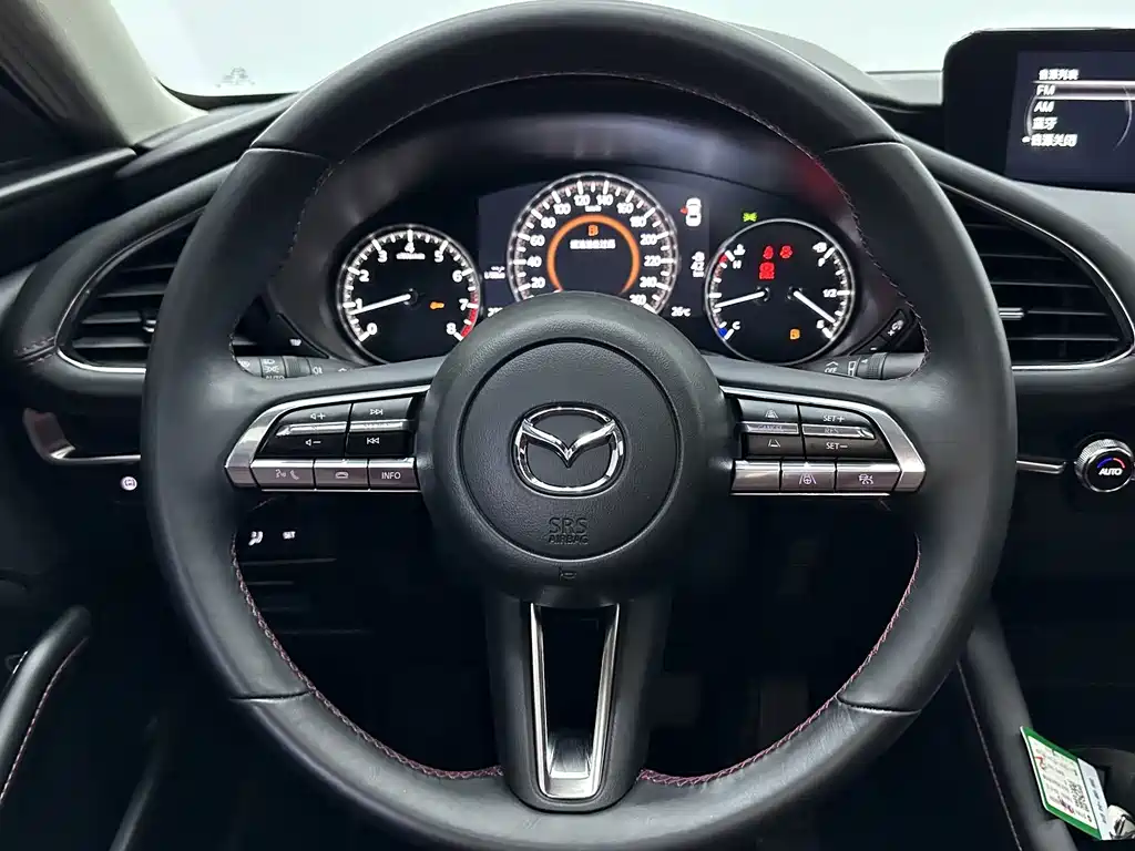 Mazda 3 Axela 2023 — фото 11
