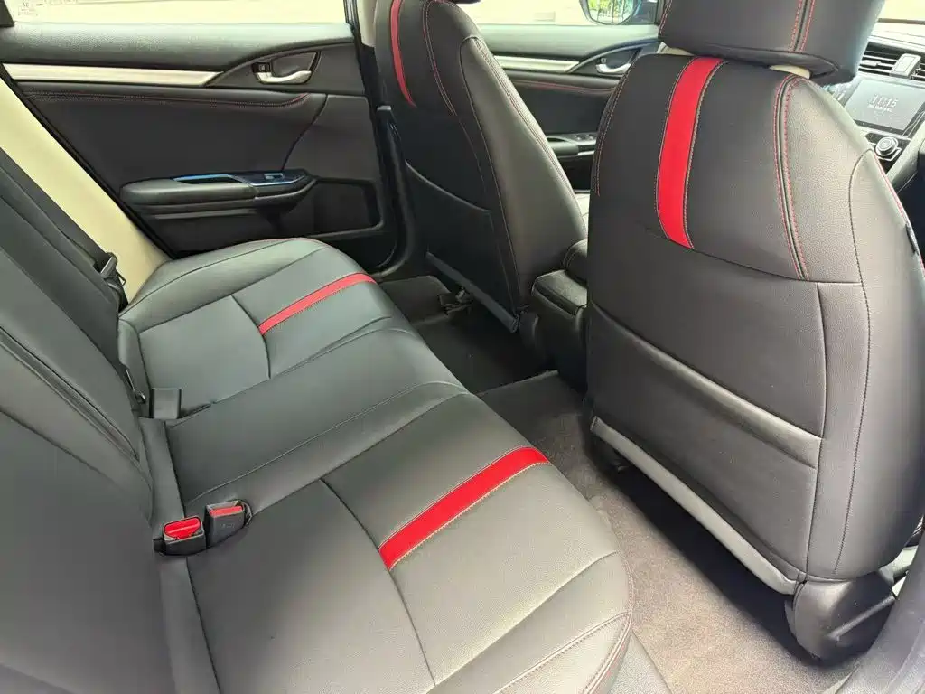 Honda Civic 2019 — фото 10