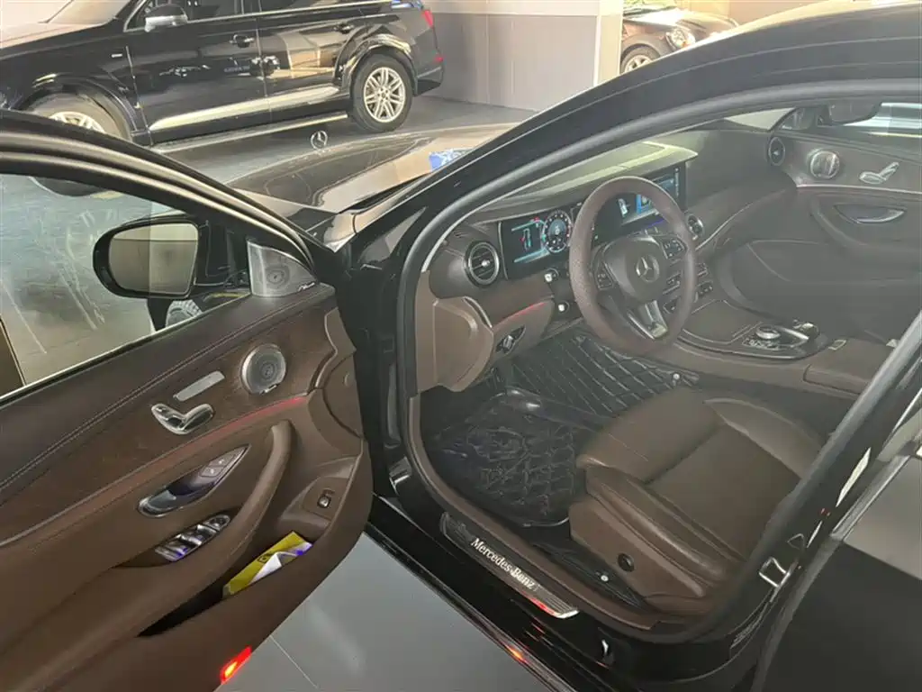 Mercedes-Benz E-Class 2018 — фото 17
