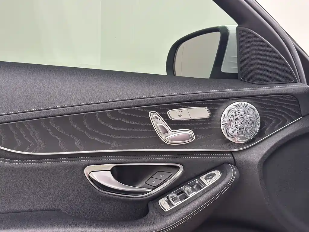 Mercedes-Benz C-Class 2018 — фото 9