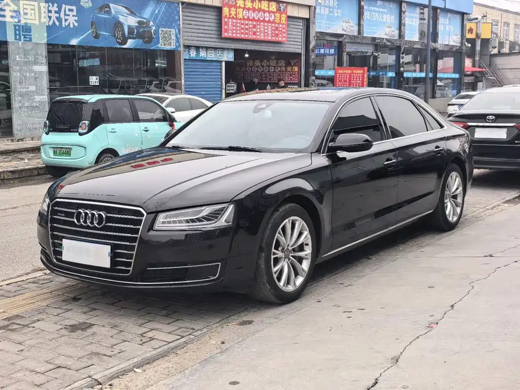 Audi A8 2015 — фото 1