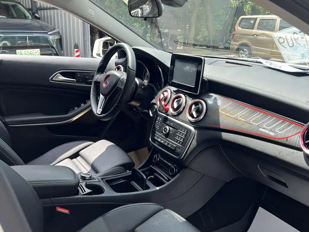 Mercedes-Benz GLA 2016 — фото 12