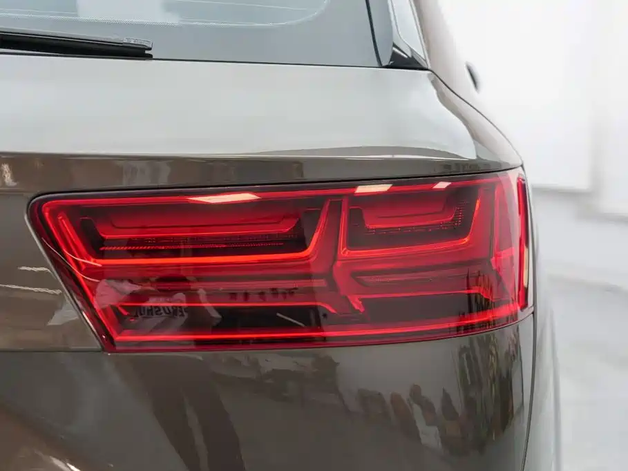 Audi Q7 2018 — фото 15