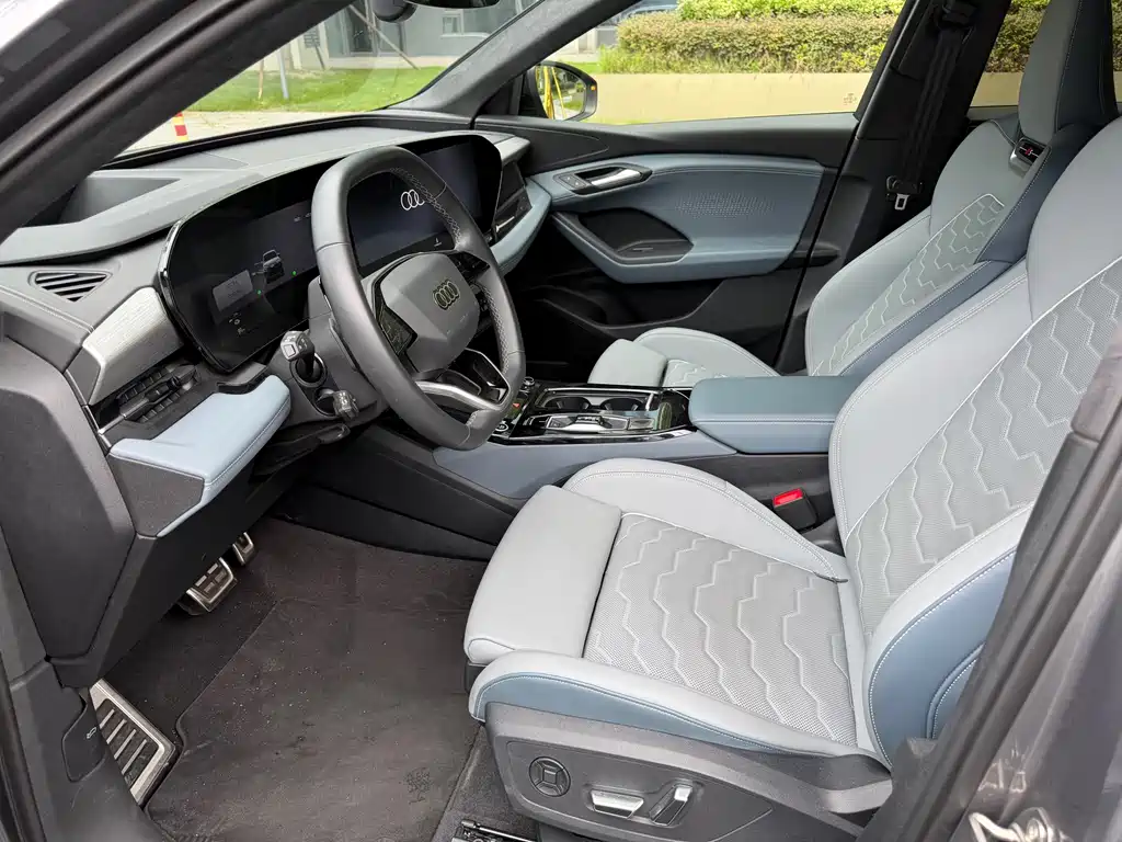 Audi Q6L E-Tron 2025 — фото 9