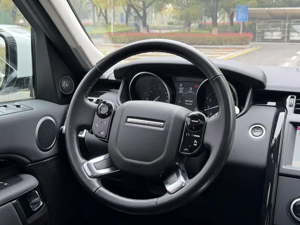 Land Rover Discovery 2019 — фото 11