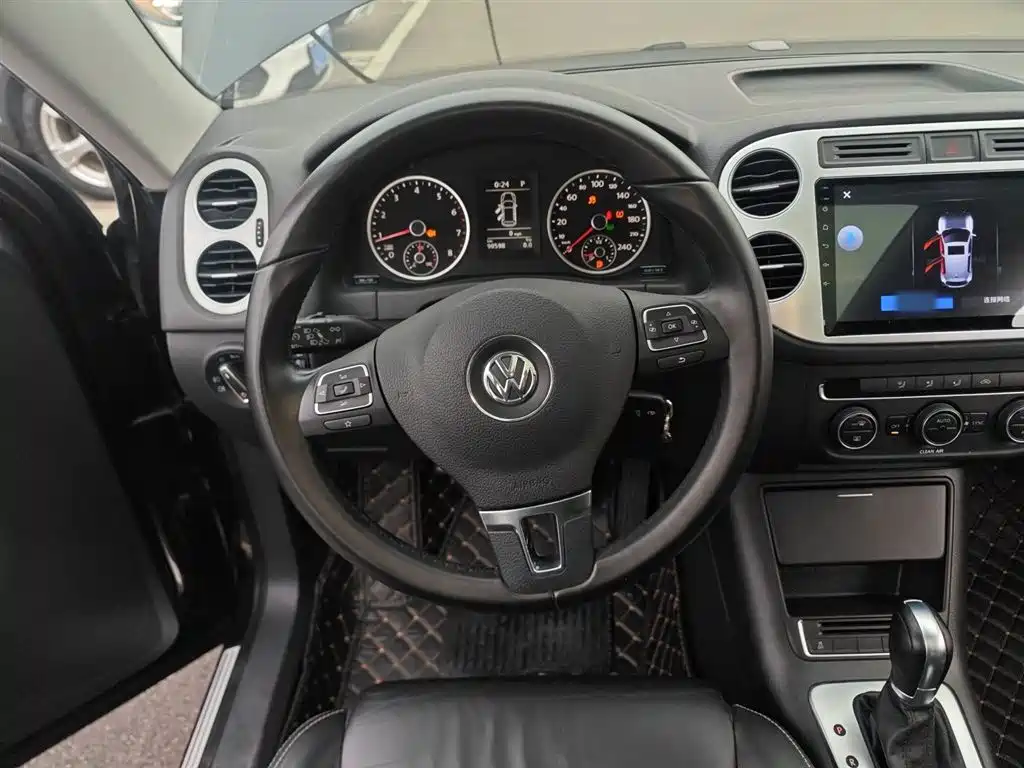 Volkswagen Tiguan 2017 — фото 11