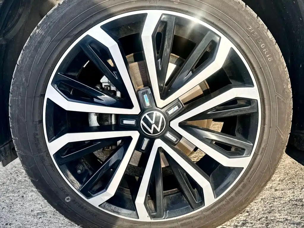 Volkswagen T-Roc 2021 — фото 9