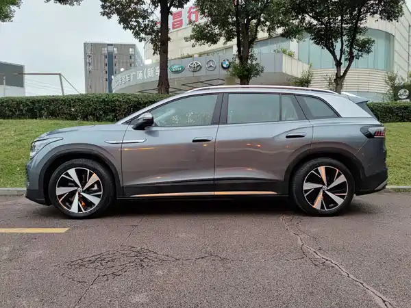 Volkswagen ID.6 2021