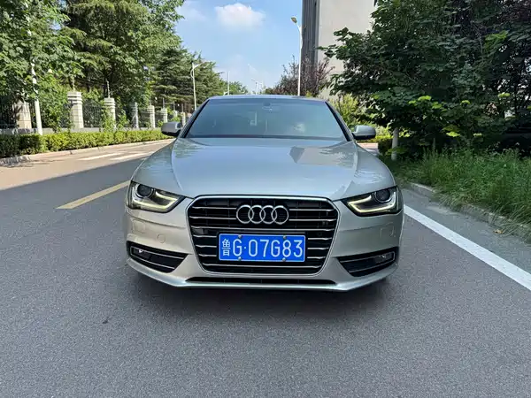Audi A4L 2015