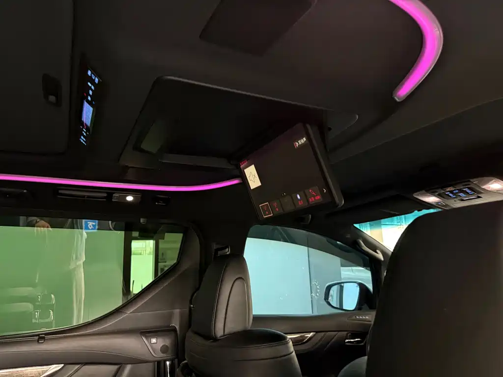 Toyota Vellfire 2023 — фото 14
