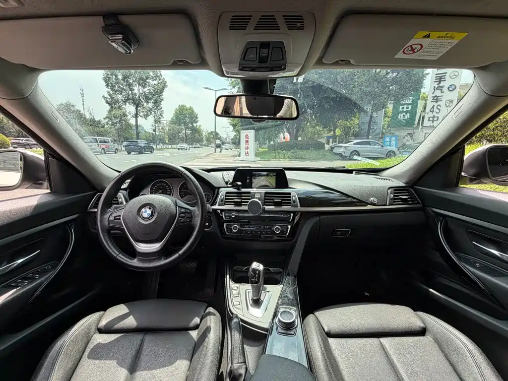 BMW 3 Series GT 2019 — фото 13
