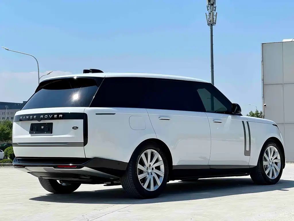 Land Rover Range Rover 2023 — фото 9
