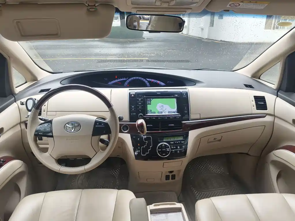 Toyota Previa 2015 — фото 6