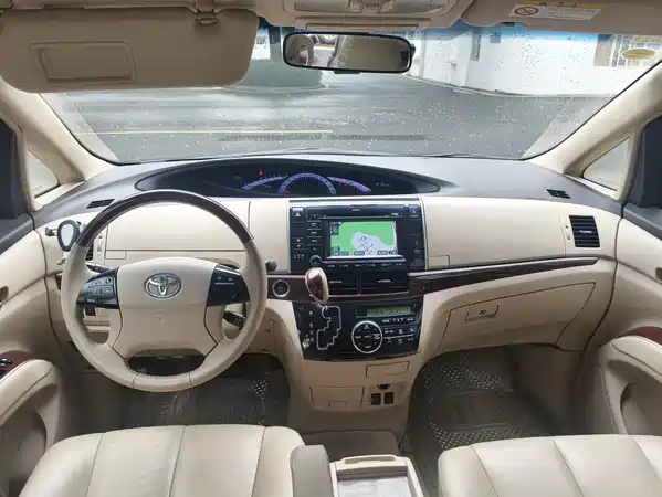 Toyota Previa 2015