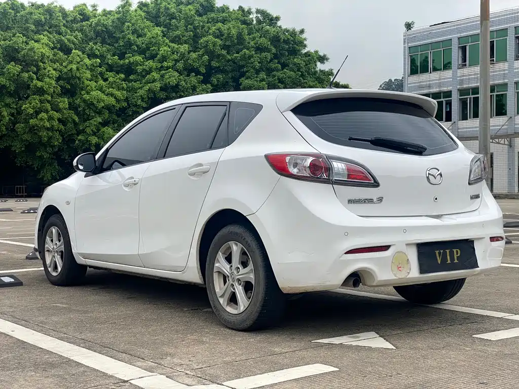 Mazda 3 Xingcheng 2015 — фото 4