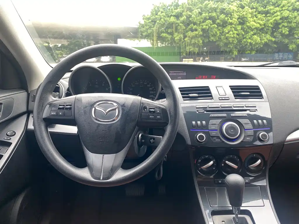 Mazda 3 Xingcheng 2015 — фото 11