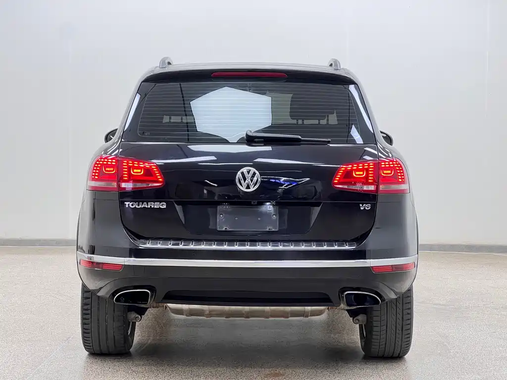 Volkswagen Touareg 2017 — фото 27
