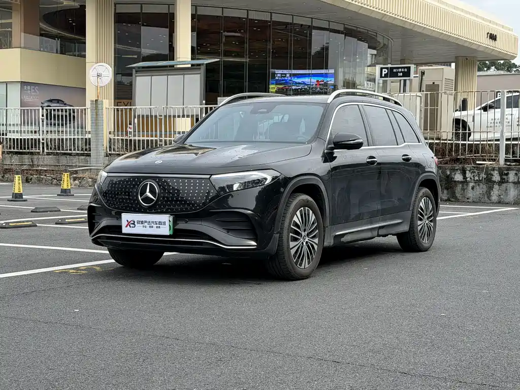 Mercedes-Benz EQB 2026