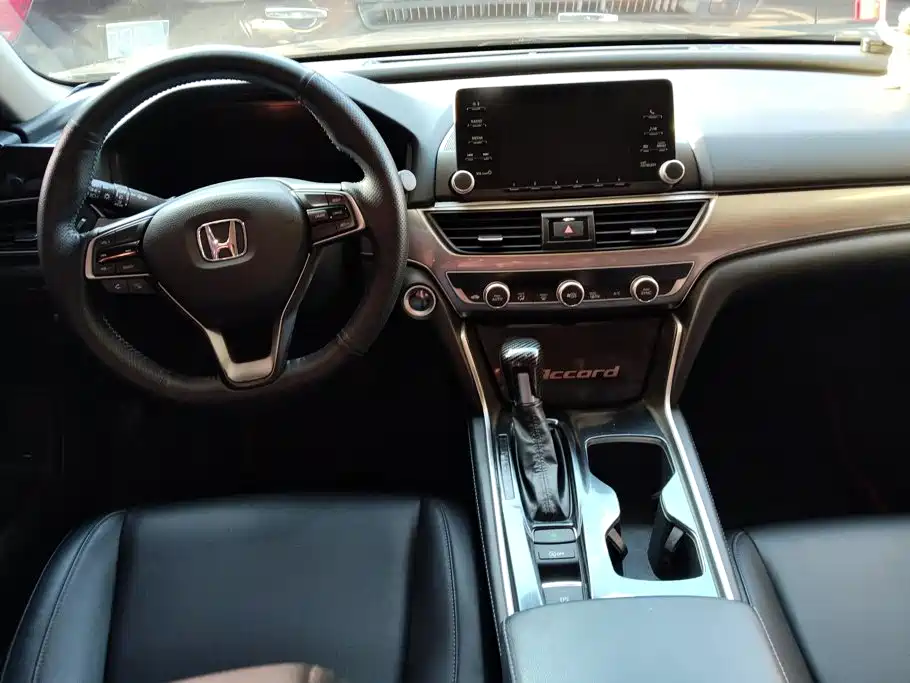 Honda Accord 2019 — фото 12