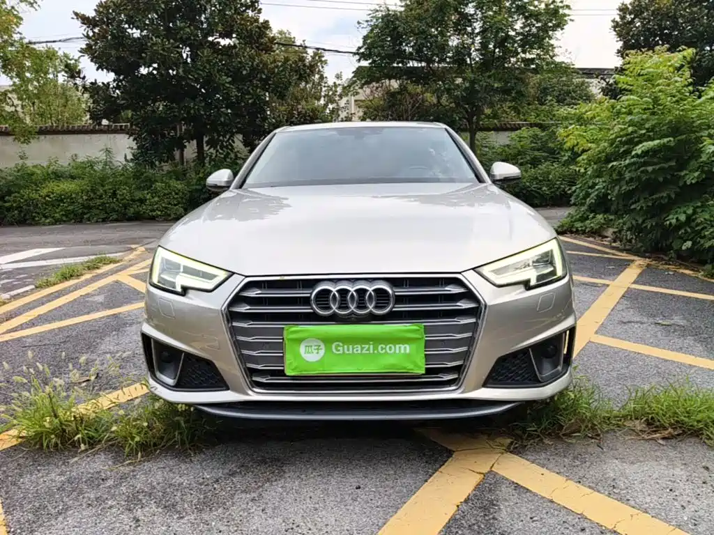 Audi A4L 2020