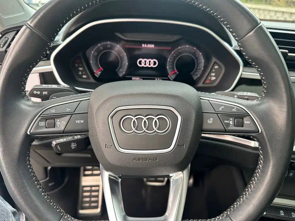 Audi Q3 2022 — фото 14