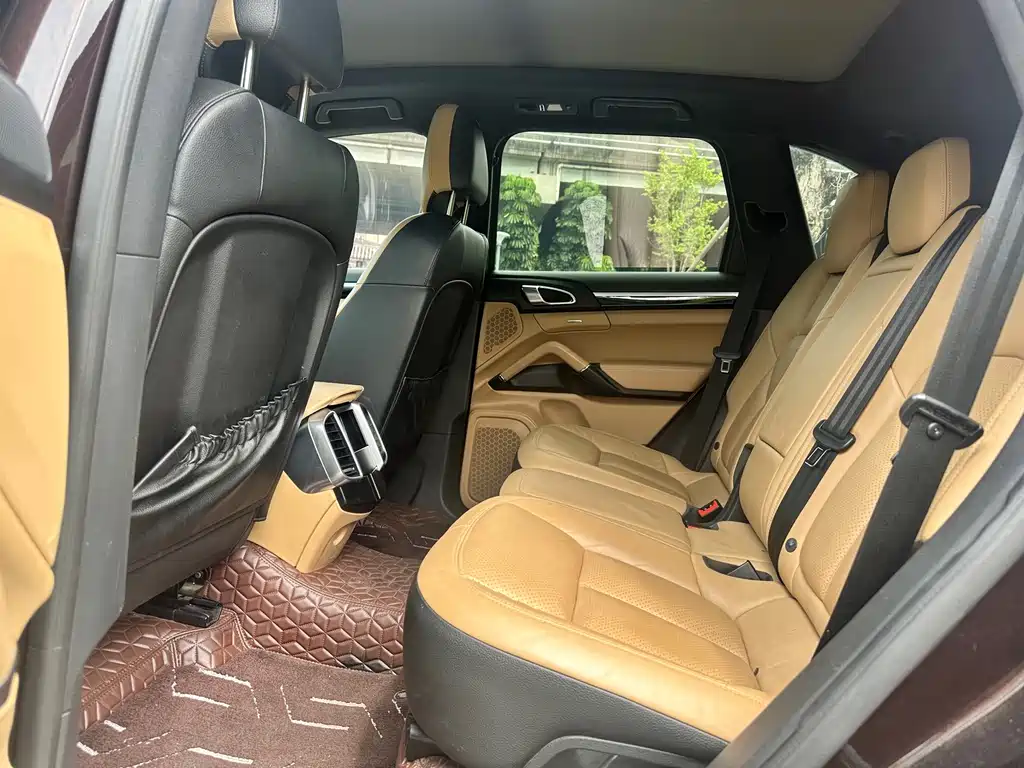 Porsche Cayenne 2017 — фото 14