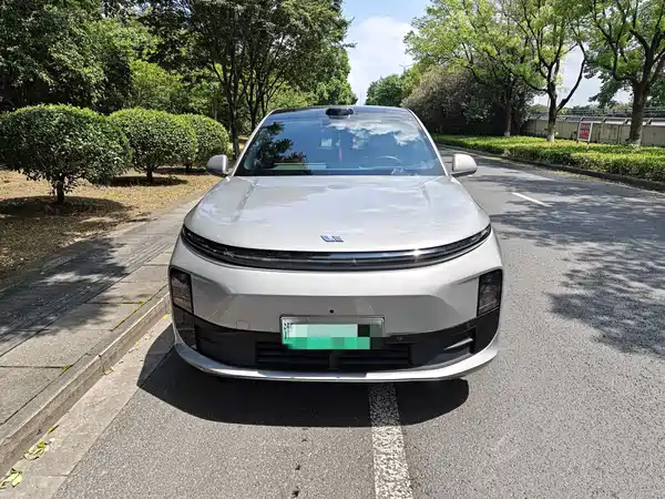 Li Auto L6 2024