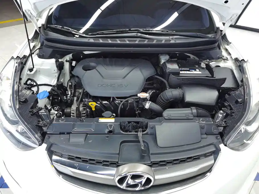 Hyundai Elantra Langdong 2016 — фото 10