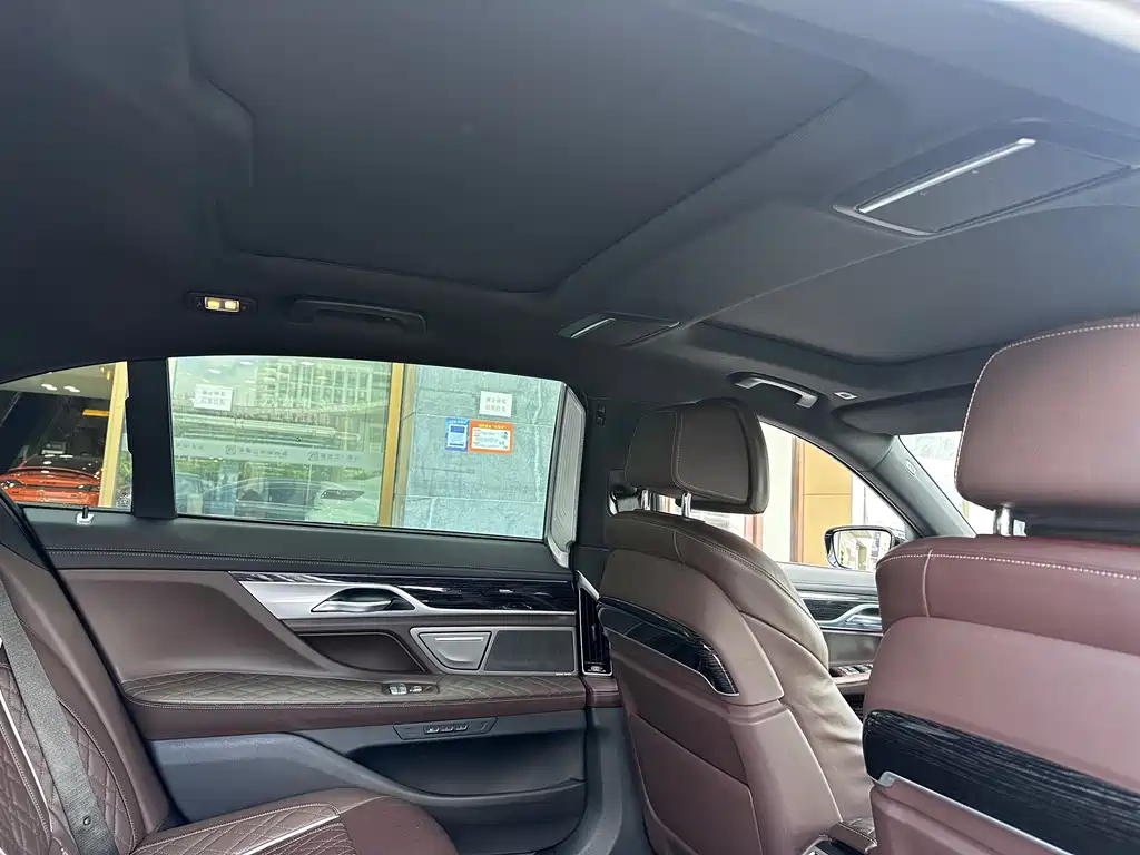 BMW 7 Series 2021 — фото 14