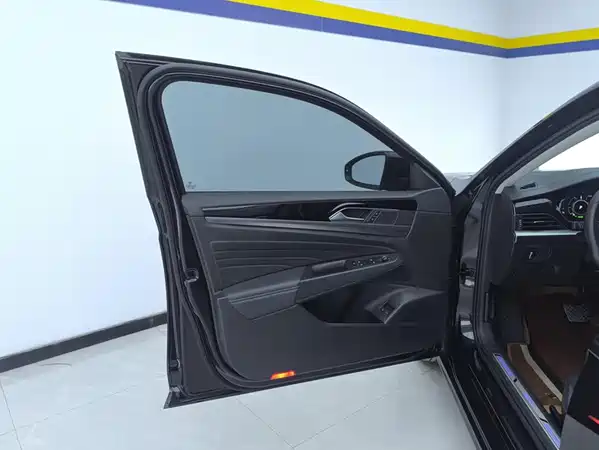 Volkswagen Passat Plug-In Hybrid 2023