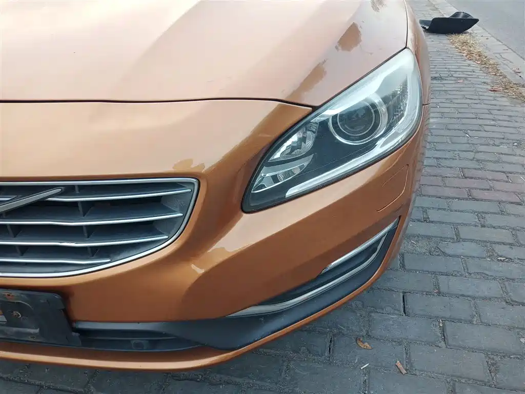 Volvo S60 2014 — фото 19