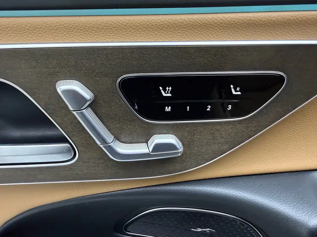 Mercedes-Benz E-Class 2024 — фото 15