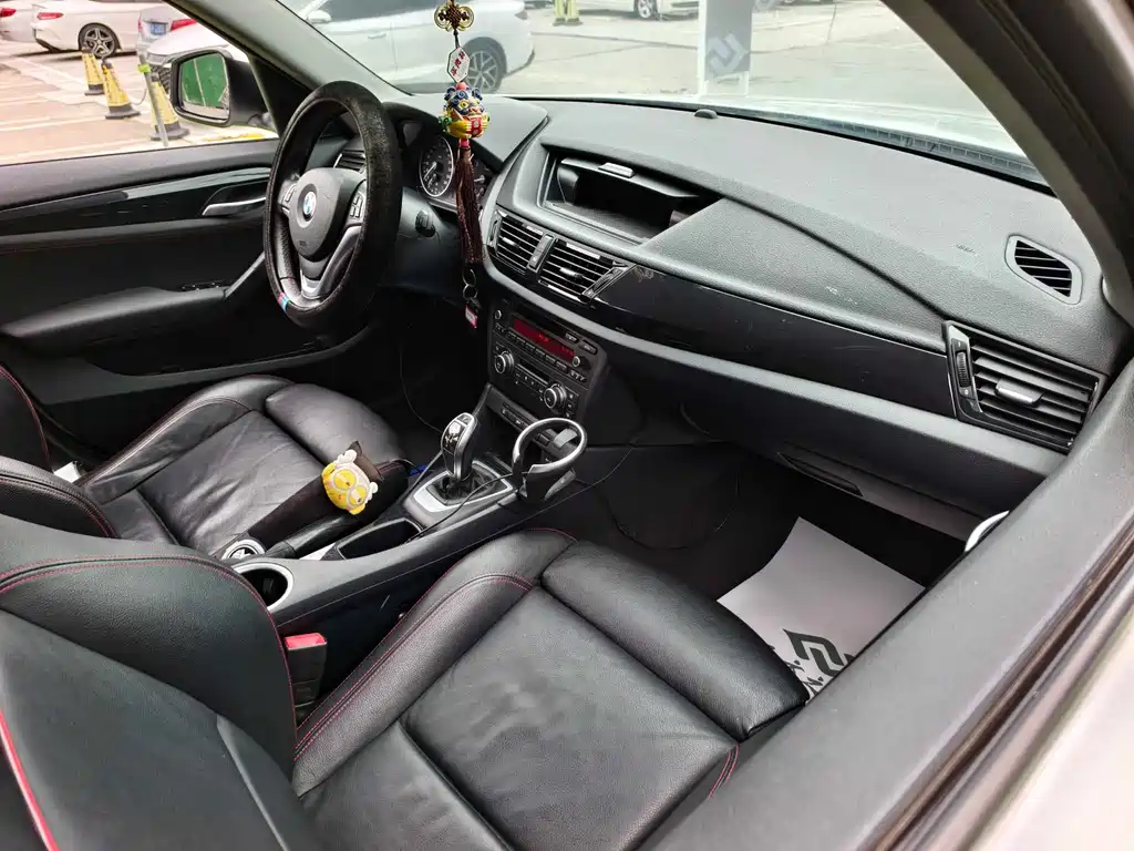 BMW X1 2014 — фото 15