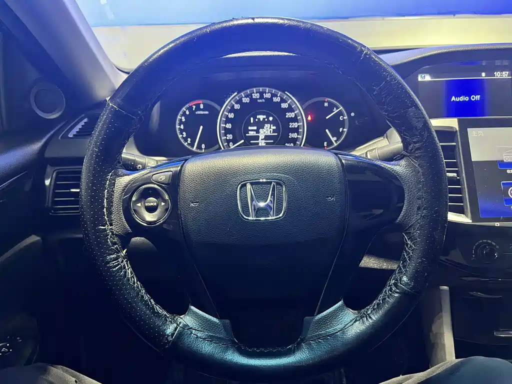 Honda Accord 2017 — фото 9