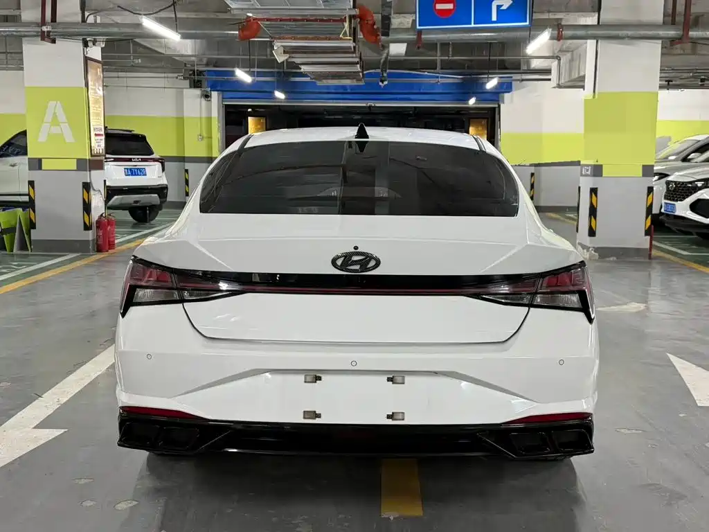 Hyundai Elantra 2022 — фото 4